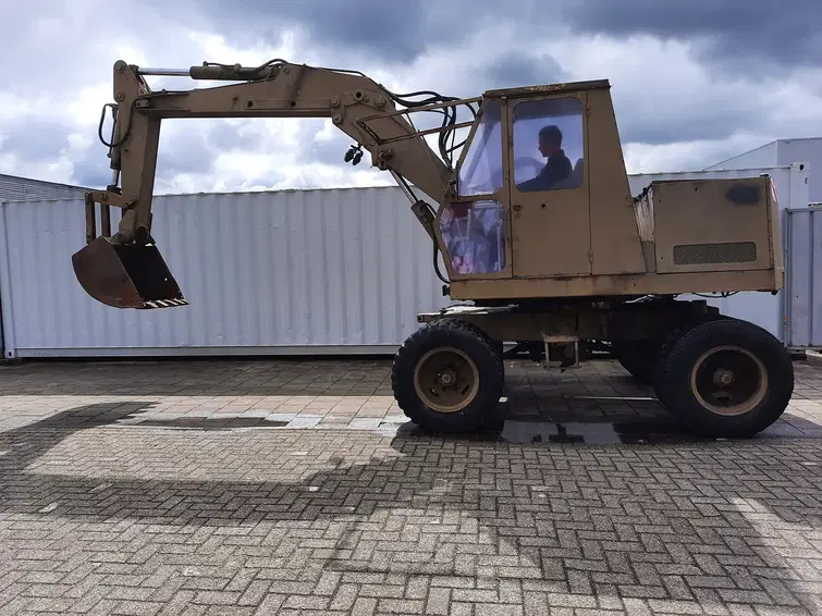 O & K MH4 4X4 Full Manual 3