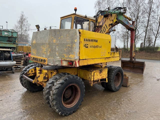 Liebherr A 901 3