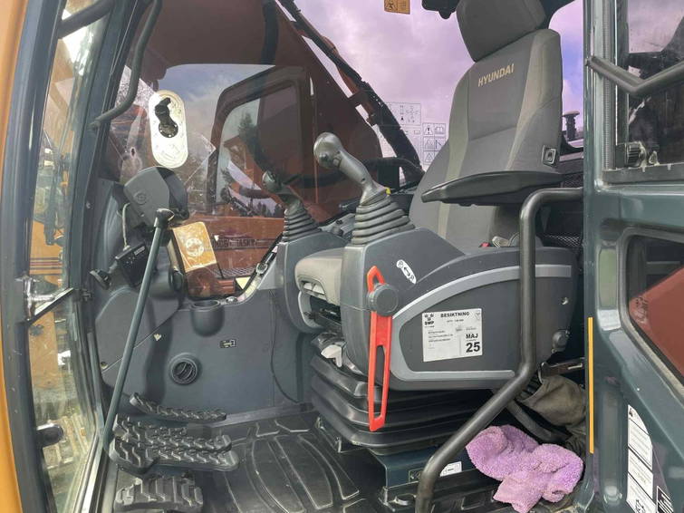 Hyundai Robex 300 LC-9 A 4