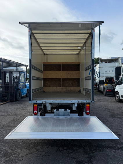 Mercedes-Benz Sprinter 319 4