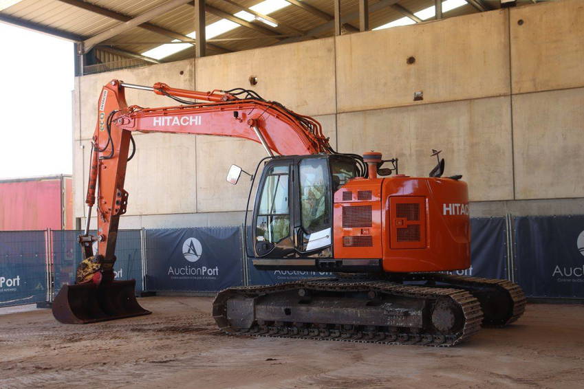 Hitachi Zaxis 225Uslc-5B 3